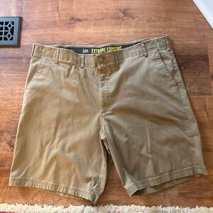 Lee Men’s Extreme Comfort Tan Flat Front Shorts